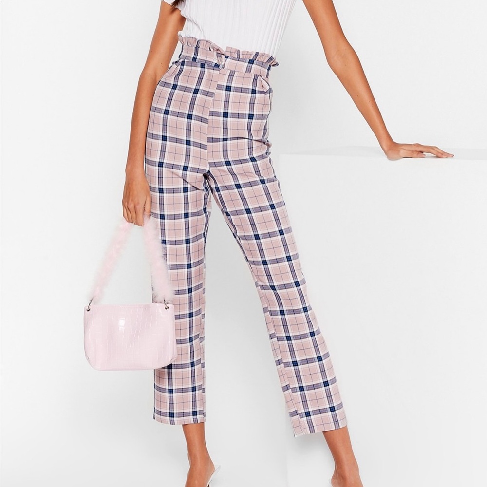 Nasty Gal size 4 Paperbag Tapered pants.